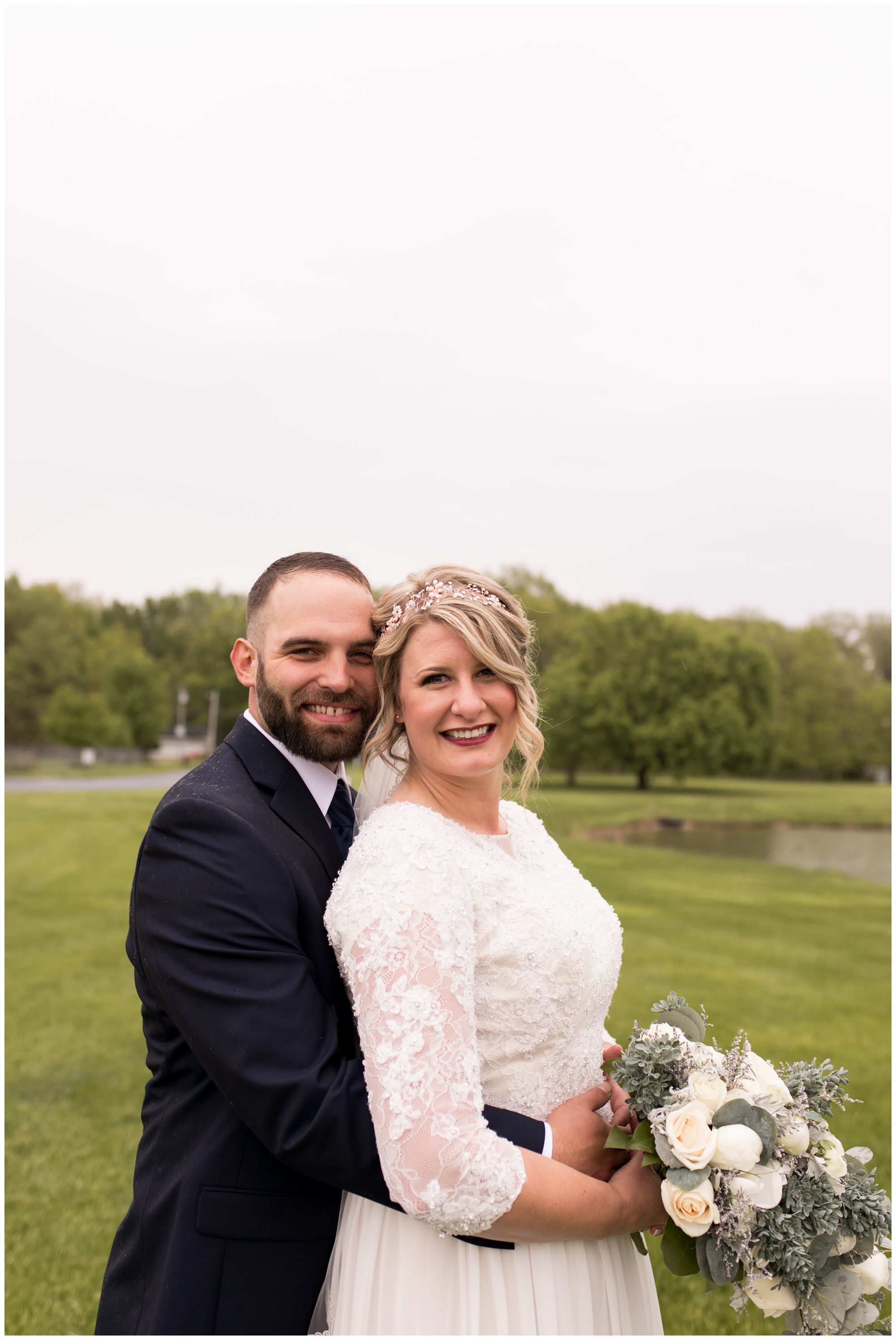 bride and groom wedding photos in Muncie Indiana