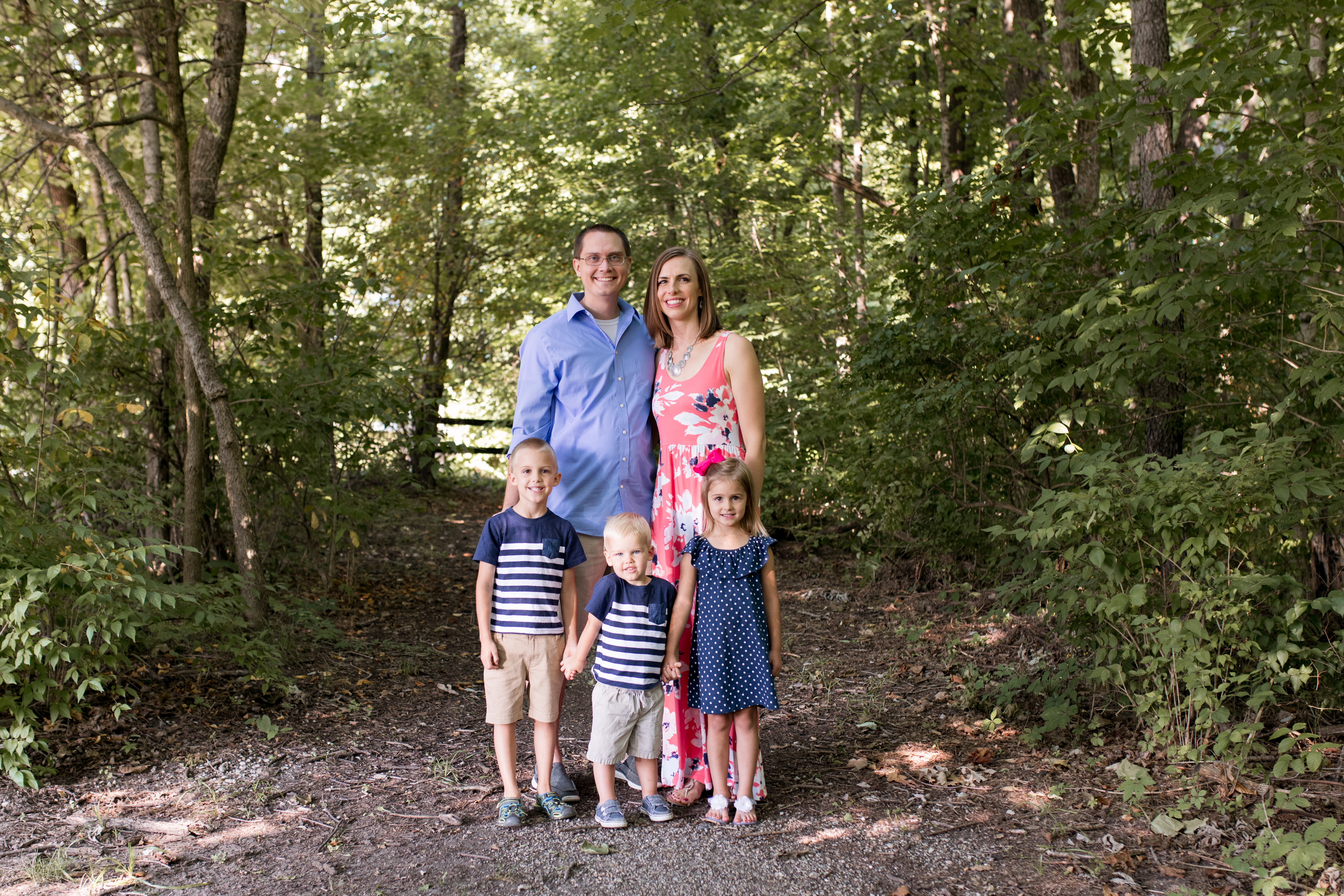 family portraits session at Potters Bridge Park in Noblesville Indiana