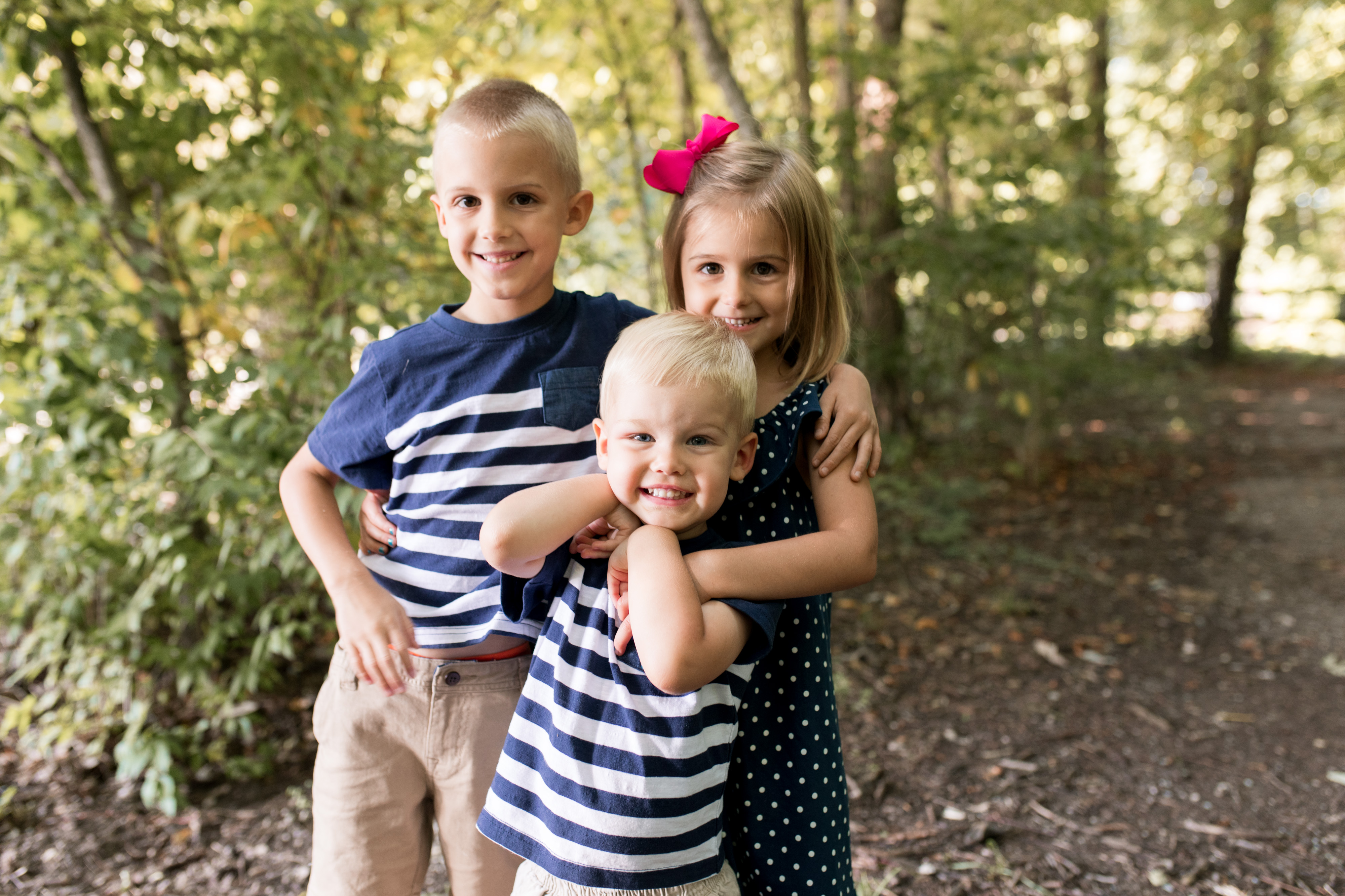 family portraits session at Potters Bridge Park in Noblesville Indiana