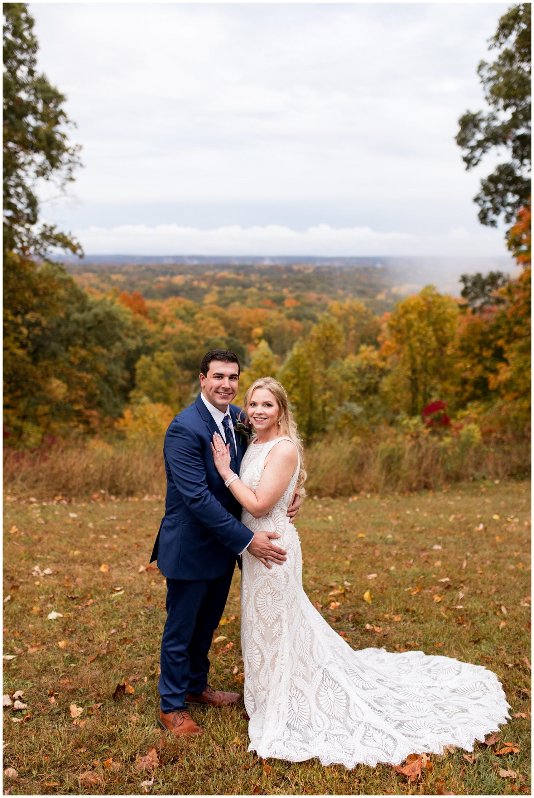 bride and groom wedding photos at Brown County State Park in Nashville Indiana