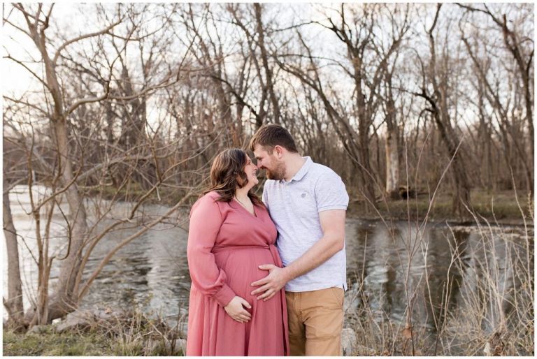Morrow's Meadow maternity session in Yorktown